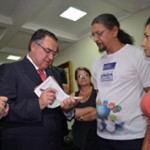 Governador de Santa Catarina diz que vai trabalhar para não pagar o reajuste do piso dos professores
