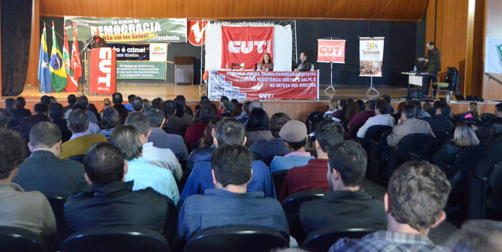 Plenária CUTista debate ações dos/as trabalhadores/as para barrar retirada de direitos