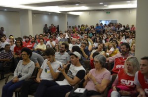 reuniao-sobre-a-greve-geral-no-auditorio-da-fecesc-09