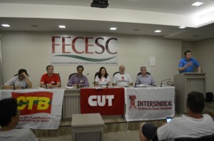 reuniao-sobre-a-greve-geral-no-auditorio-da-fecesc-24