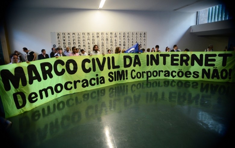 Projetos de lei ameaçam direitos assegurados pelo Marco Civil da Internet