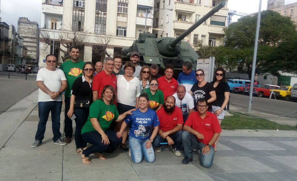 Dirigentes da FECESC realizam intercâmbio na Universidade de Havana