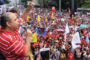 Povo nas ruas no dia 15 de março vai barrar roubo de direitos