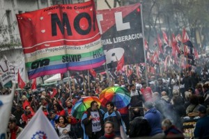 Adesão do setor de transporte foi determinante para greve geral Argentina na semana passada (Telesur/TT)