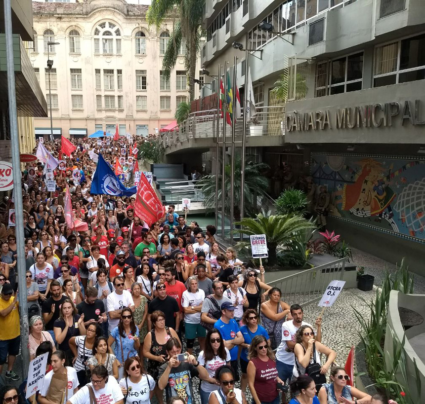 A luta dos servidores públicos de Florianópolis é a nossa luta! Todo apoio à Greve
