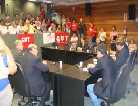 Nesta quarta a campanha pelo Piso Estadual de Salário será no calçadão da Felipe Schmidt