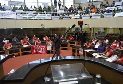 Projeto do Amianto: Interesse de mineradora goiana prevalece sobre o direito à saúde dos catarinenses