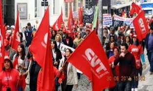 2ª Marcha dos Catarinenses reúne milhares de pessoas em Florianópolis
