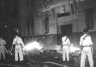 UNE recebe indenização para reconstruir sede incendiada em 1964