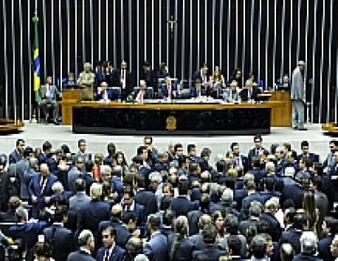 Câmara aprova mínimo de R$ 545 e continuidade da valorização salarial