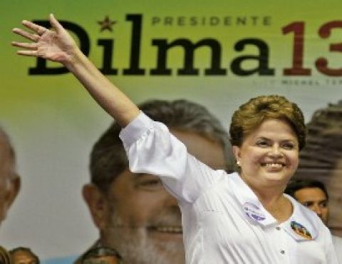 Dilma aparece 14 pontos à frente de Serra, mostra pesquisa