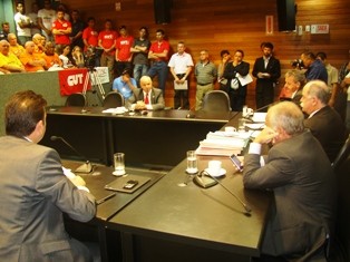 Deputados devem votar amanhã projeto que reajusta os valores do Piso Estadual