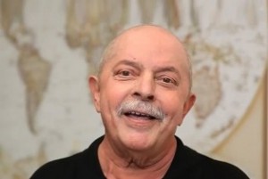 Tumor na laringe do ex-presidente Lula desapareceu, mostram exames