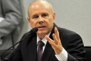 Guido Mantega: economia brasileira começa 2013 melhor que 2012