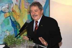 Lula a franceses: Não existe nenhum país com a perspectiva de futuro que o Brasil tem
