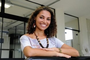 Pela porta da frente