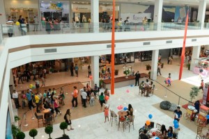 Sindicato no ES quer fechar lojas de shoppings aos domingos