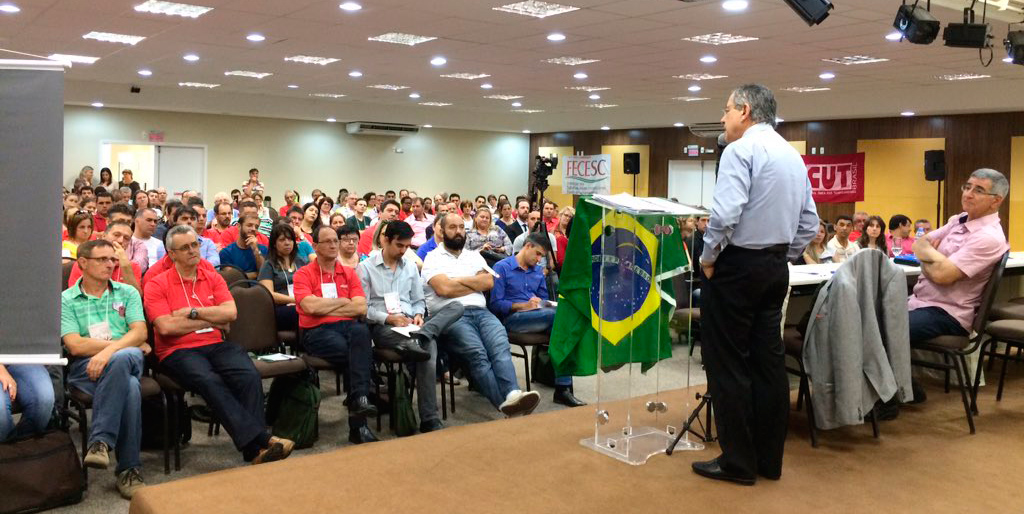 Imprensa acompanha debate de Amorim na 67ª Plenária da FECESC