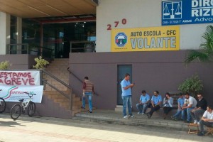 Greve de instrutores de autoescolas em Concórdia