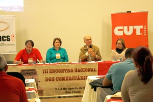 Duas horas extras diárias é mecanismo da intensificação do trabalho no Brasil pontua professor da UNB