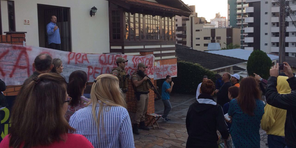 Deputados que votam contra trabalhador estão perdendo o sono