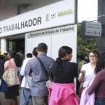 Reforma trabalhista reduziu renda, não gerou emprego e precarizou trabalho