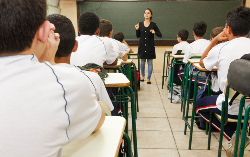 Cortes de R$ 1,6 bi no Orçamento e não regulamentação do Fundeb ameaçam educação