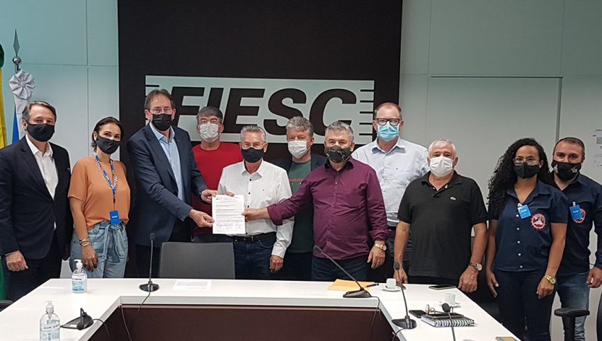 Trabalhadores reivindicam recuperação da inflação e aumento real para o Piso Estadual em 2022 Trabalhadores reivindicam recuperação da inflação e aumento real para o Piso Estadual em 2022